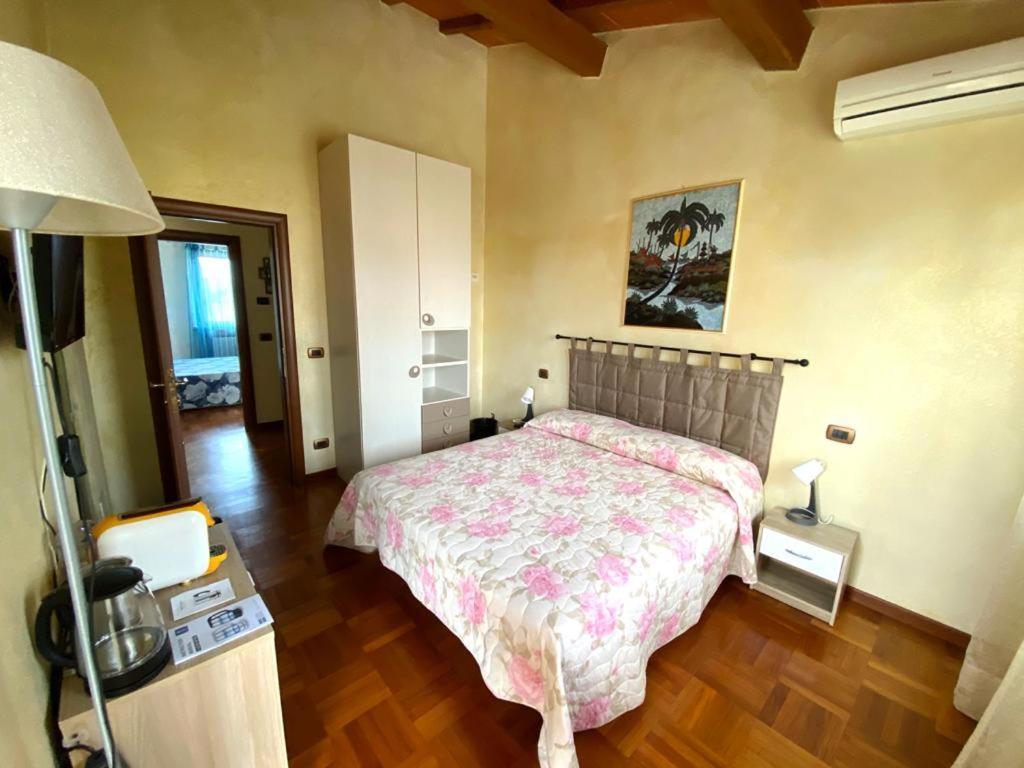 Bed and Breakfast La Madonnina Querceta Exterior foto